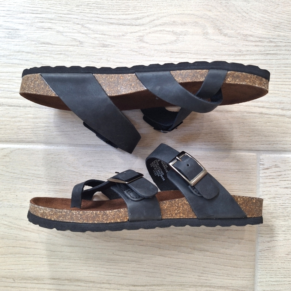 White Mountain Gracie black leather sandals with toe loop, adjustable buckle- 7 - Picture 5 of 10